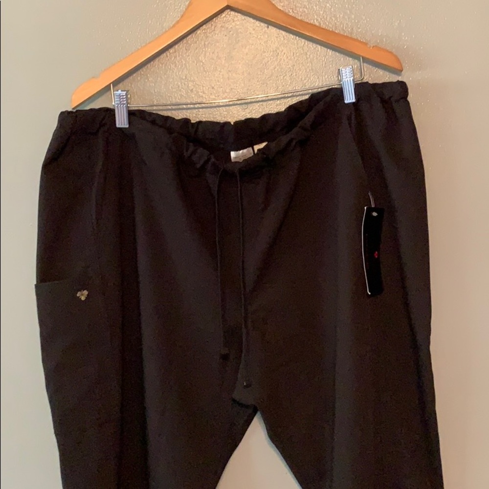 NWT Careisma by Sofia Vergara Petite 2x Scrub Pant